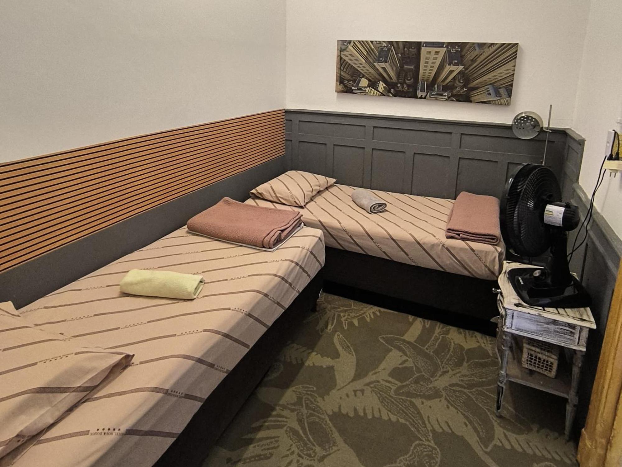 Santa Ceciliers Hostal *